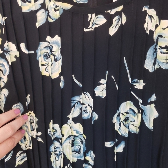 Vintage 90s Sunshine and Starshine Womens Black Floral Pleated Midi Dress sz 10 - Picture 5 of 9